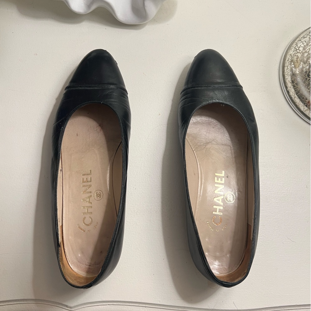 Vintage Chanel CC Ballet Flats Black Patent Leather